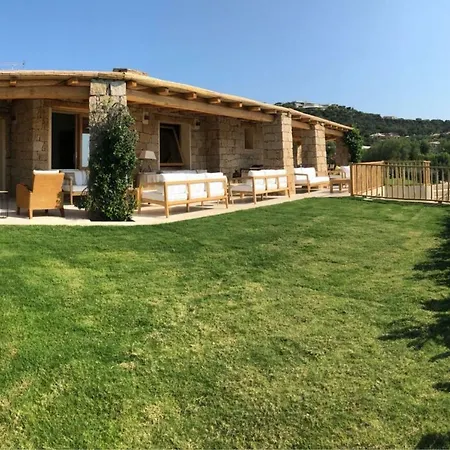 Cloe, Pevero Golf, Moderna, Giardino Privato, Vista Mare, Piscina Comune