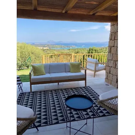 Villa Cloe, Pevero Golf, Moderna, Giardino Privato, Vista Mare, Piscina Comune Arzachena