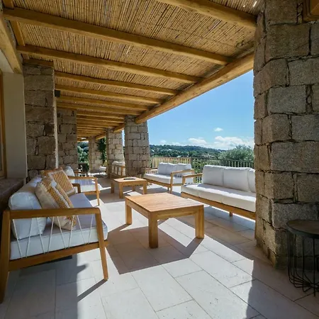 Villa Cloe, Pevero Golf, Moderna, Giardino Privato, Vista Mare, Piscina Comune *