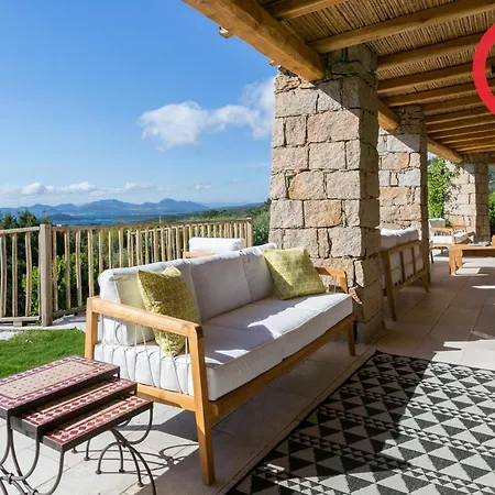 Cloe, Pevero Golf, Moderna, Giardino Privato, Vista Mare, Piscina Comune Villa *