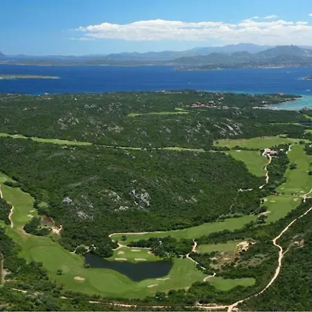 Cloe, Pevero Golf, Moderna, Giardino Privato, Vista Mare, Piscina Comune * Arzachena