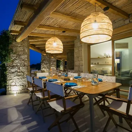 Cloe, Pevero Golf, Moderna, Giardino Privato, Vista Mare, Piscina Comune Arzachena
